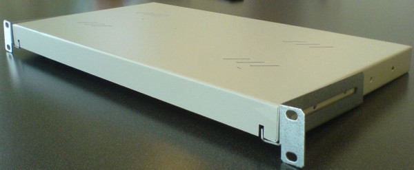 Triton 19"zbh.Zwischenboden,150mm,Frontmontage,Schwarz