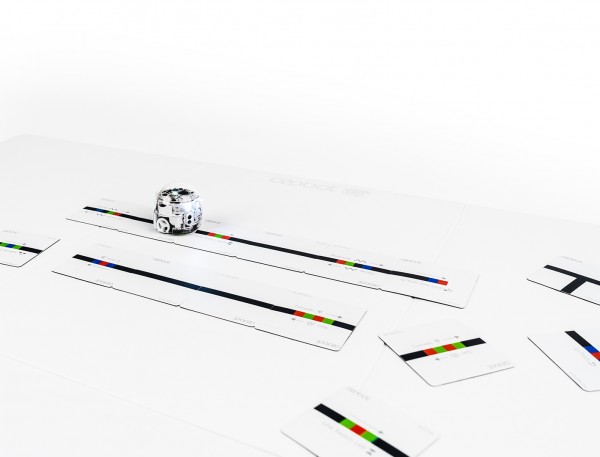 Ozobot Kit STEAM Movimientos especiales con códigos de color